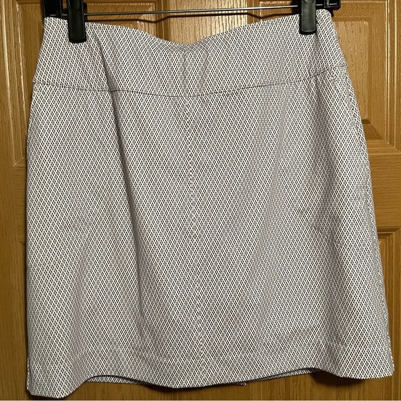 Fairway & Greene Eliza Skort - Picture 4 of 11